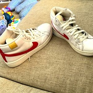 Nike blazers hot pink